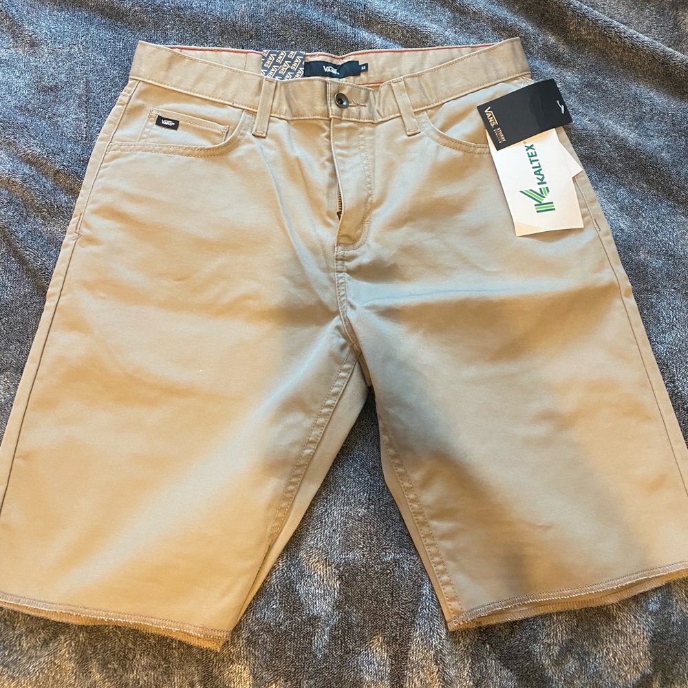 Vans khaki shorts
